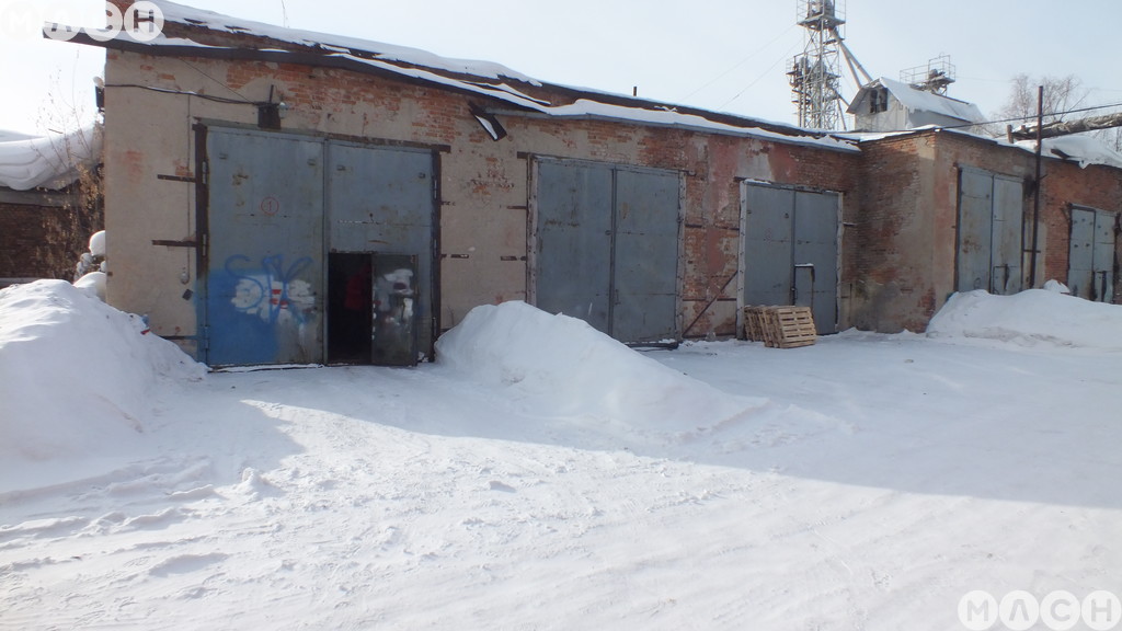 Нежилое здание гараж. Поселок алкино-2 чишминского района республики башкортостан. Нежилое здание - гаражные боксы. Гаражи и гаражные боксы. Поселок алкино.