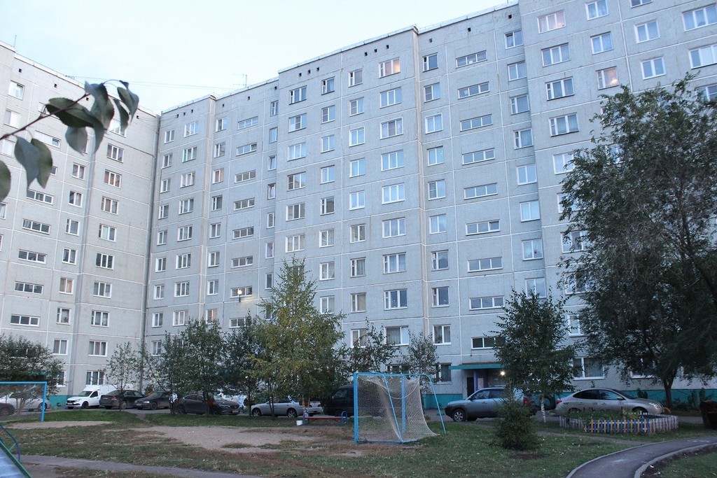 Продажа квартиры города омск. Дианова 22 Омск. Улица Дианова 9 Омска. Омск улица Дианова 21. Дианова 20 Омск.